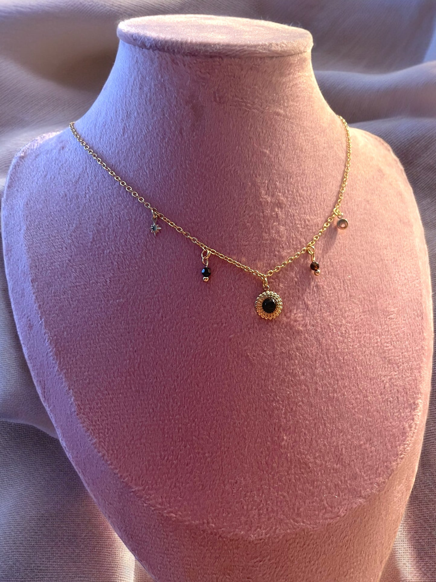 Collier tya